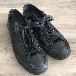 Black patent leather converse men’s 9, women’s 11